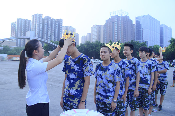 全校生日大party，新華有你更精彩