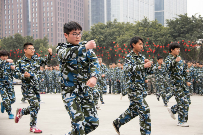 軍訓會操表演，青春與奮進的完美結(jié)合！