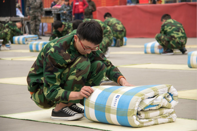 軍訓會操表演，青春與奮進的完美結(jié)合！