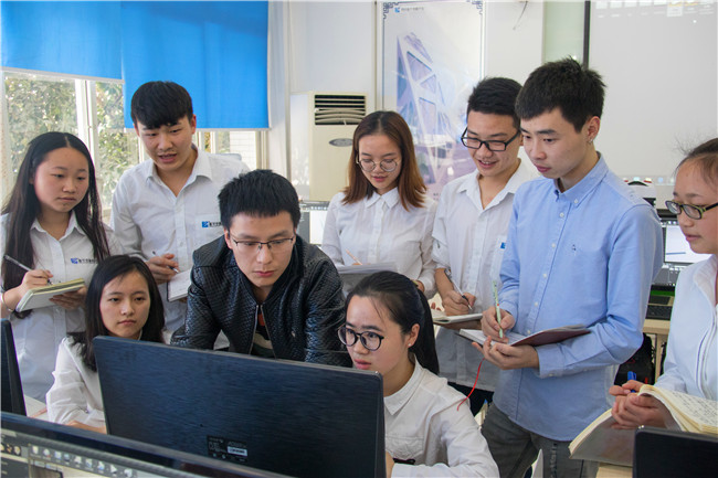 企業(yè)項目實訓，VR技術(shù)大咖空降課堂