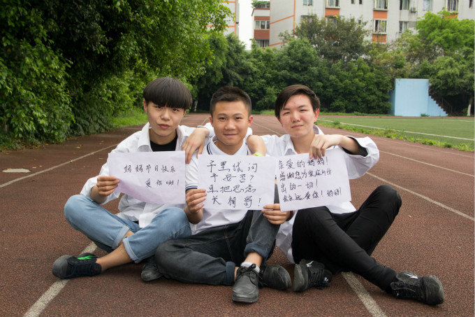 在母親節(jié)來臨之際，他們有些話想對(duì)母親說