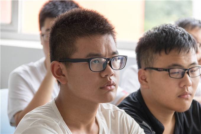 走進(jìn)愛國(guó)課堂，紀(jì)念“盧溝橋事變”