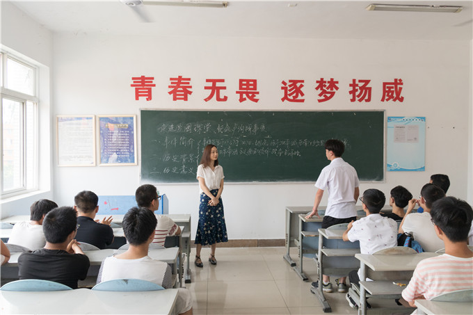 走進(jìn)愛國(guó)課堂，紀(jì)念“盧溝橋事變”