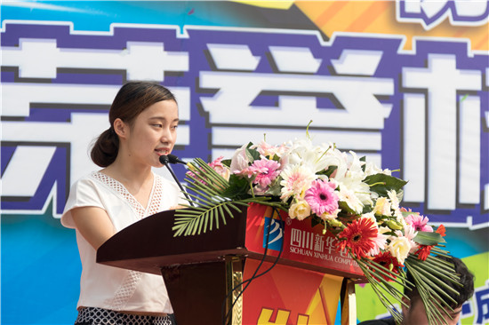 榮譽(yù)校友母校行，十里春風(fēng)學(xué)子情