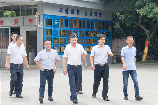 區(qū)人力資源和社會保障局、就業(yè)局領(lǐng)導蒞臨我院視察