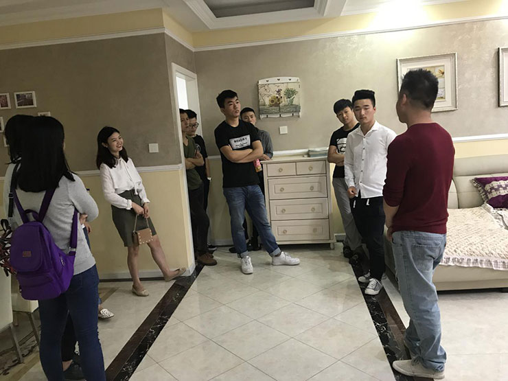 企業(yè)參觀行——從實(shí)戰(zhàn)出發(fā)，提高動(dòng)手能力
