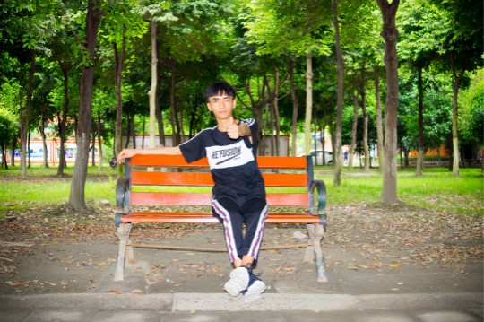 愿時(shí)光荏苒，一路向陽(yáng)