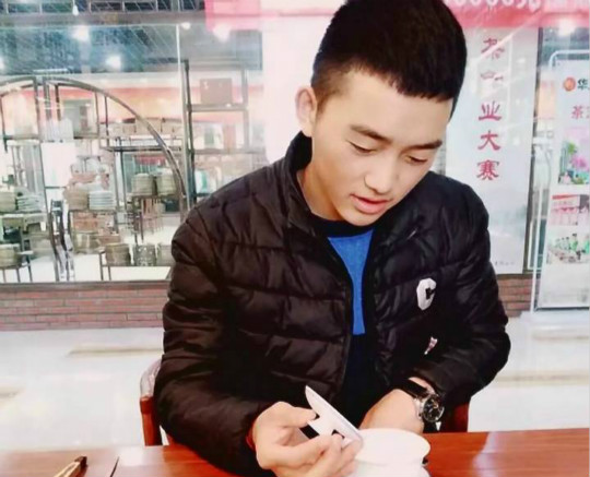 他用前半生讀懂了我，我用后半生贈(zèng)你們歲月靜好