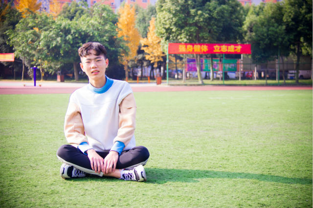 一見鐘情的電競見之不忘，思之如狂