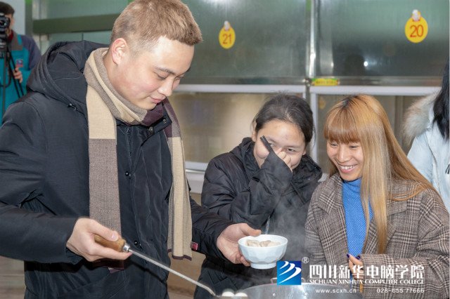 團(tuán)團(tuán)圓圓慶元宵，四川新華玩出新花樣