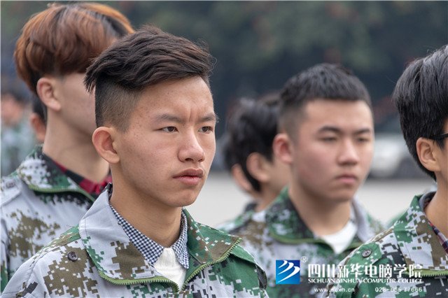 2019級新生軍訓(xùn)：激揚的青春，是奮進(jìn)的號角
