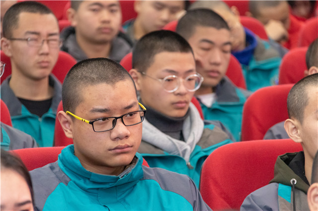 陽春三月，好事不斷！校校簽約再上新臺階、大數(shù)據(jù)智能學院正式揭牌！