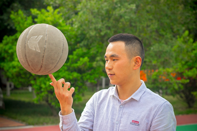 高中輟學(xué)，看“職場小白”如何“技能在手，天下可走”