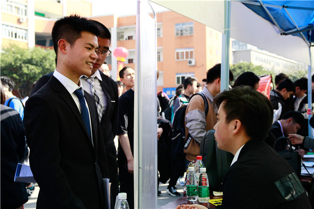 2019四川新華春季畢業(yè)生供不應(yīng)求，逆襲史上最難就業(yè)季節(jié)