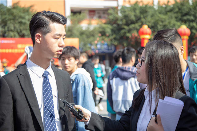 2019四川新華春季畢業(yè)生供不應(yīng)求，逆襲史上最難就業(yè)季節(jié)