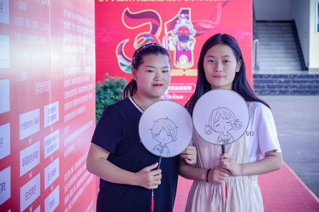 在校學(xué)習(xí)不到一年，半年收入6W+,她們是如何做到的？