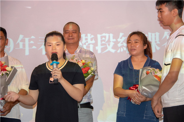 在校學(xué)習(xí)不到一年，半年收入6W+,她們是如何做到的？