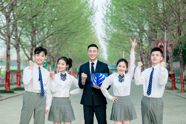 世界青年技能日 新華學(xué)子憑一技之長實(shí)現(xiàn)人生價(jià)值