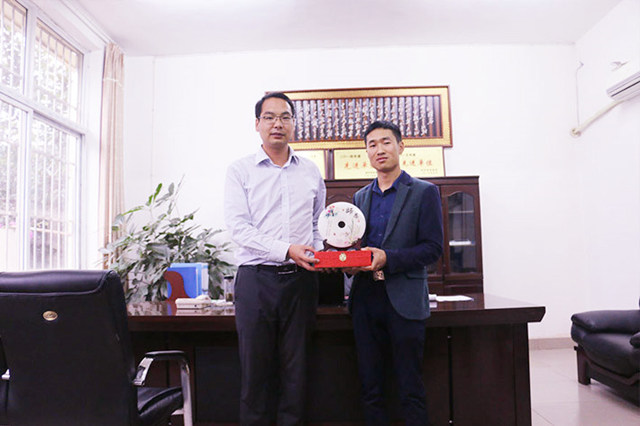 在關(guān)懷中演繹精彩 在關(guān)懷中綻放華彩！