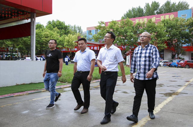 創(chuàng)業(yè)故事:我想把家鄉(xiāng)的少數(shù)民族文化帶出深山