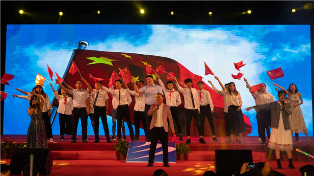 多圖預(yù)警，四川新華“慶國慶·迎新生”大型文藝晚會精彩回顧！