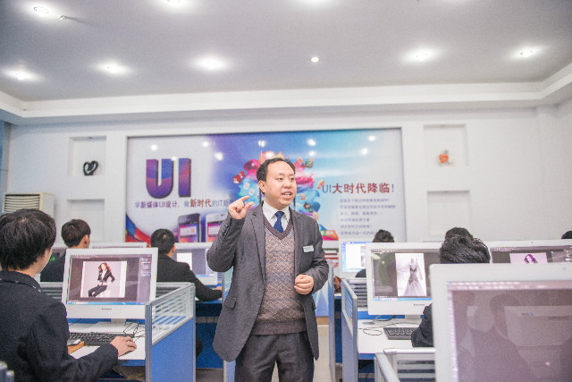 教師張興強(qiáng)：不忘初心，帶生愛生