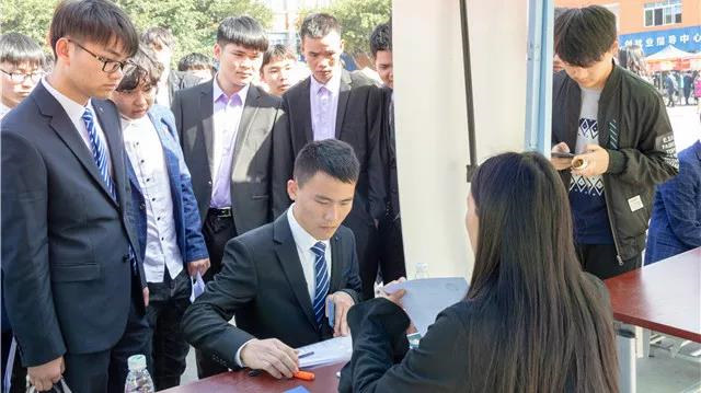 學(xué)技術(shù)為什么選擇四川新華之就業(yè)篇！