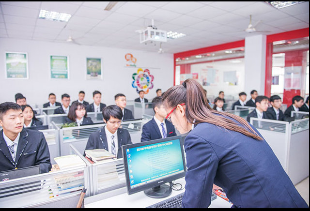初高中畢業(yè)，學(xué)這個專業(yè)好就業(yè)!