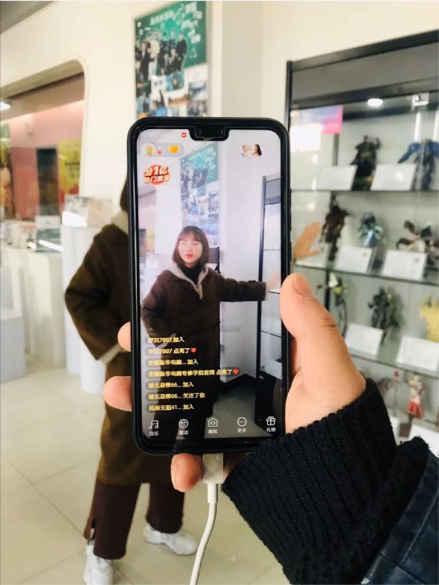 足不出戶，四川新華電腦學(xué)院帶您一對一參觀校園