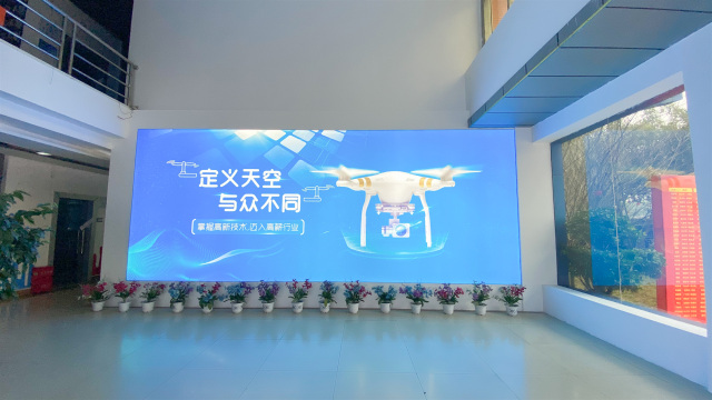 選擇新華學無人機，圓我“飛手”夢