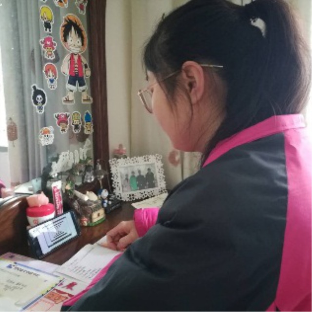 同學(xué)，你認(rèn)真學(xué)習(xí)的樣子真好看！