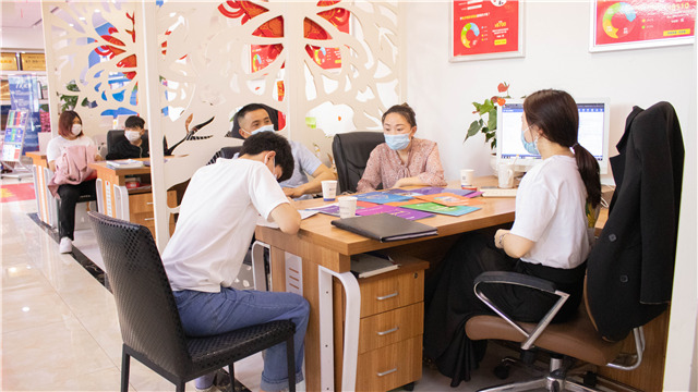 5?1嗨學(xué)季｜四川新華五一試學(xué)體驗營火爆開營！