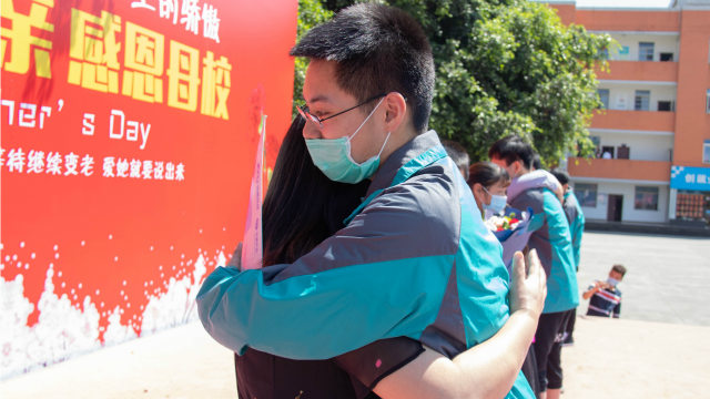 母親節(jié)：人生的舞臺(tái)上，母愛(ài)從不缺席