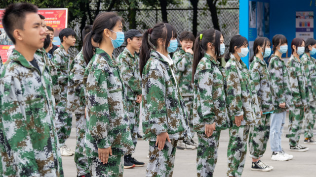 新生的第一課，軍訓生活打響了新生活的第一槍！
