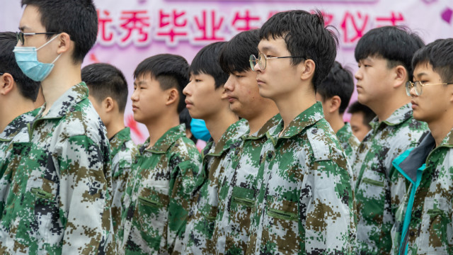 新生的第一課，軍訓生活打響了新生活的第一槍！