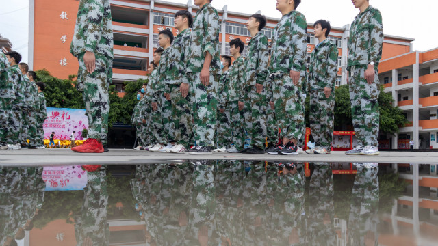新生的第一課，軍訓生活打響了新生活的第一槍！