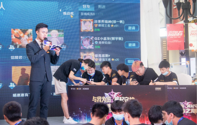 電競少年又雙叒叕奪得冠軍，新華行走中的冠軍！