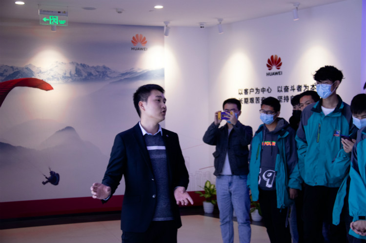  華為研學(xué)游，職場干貨學(xué)不停!