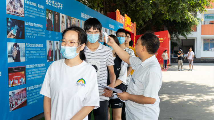 清晨中微光下，一位職業(yè)教育老師幸福時(shí)刻的自白 