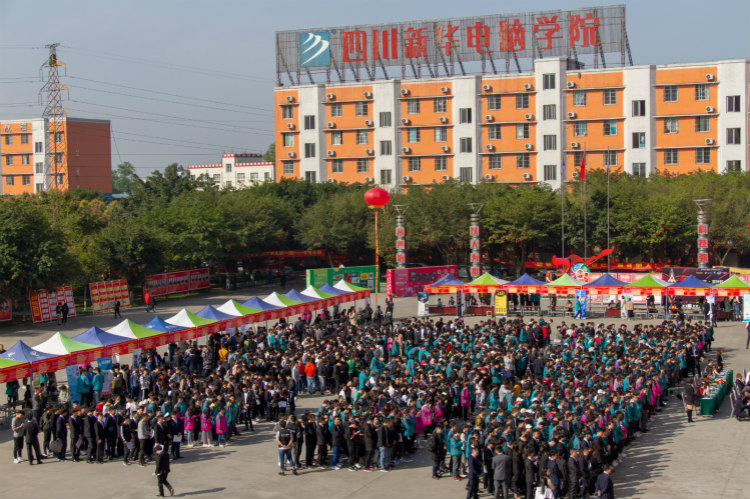 清晨中微光下，一位職業(yè)教育老師幸福時(shí)刻的自白 