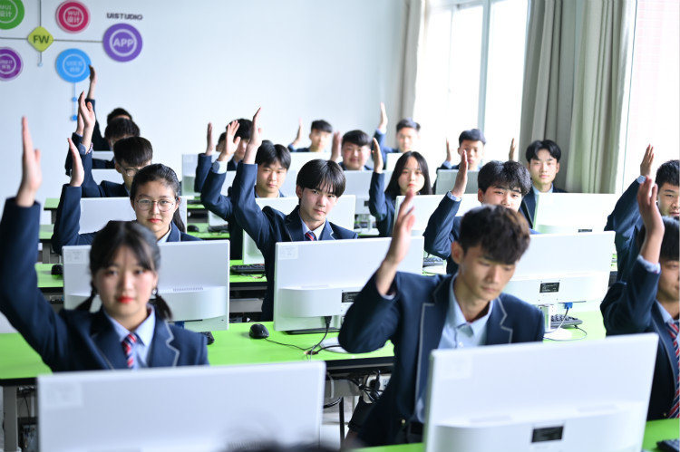學(xué)技術(shù)為什么選擇新華，原因在這里！