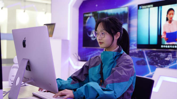 在新華，用技能讓夢想照進現(xiàn)實