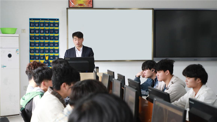 這個動漫火了！揭秘《新華小趣事》創(chuàng)作團(tuán)隊背后的故事！