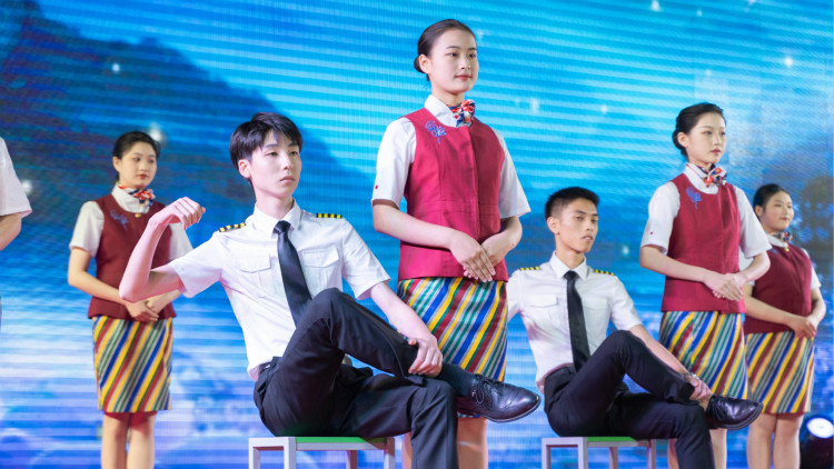 追風(fēng)少年，新華有夢，讓青春不負好時光！
