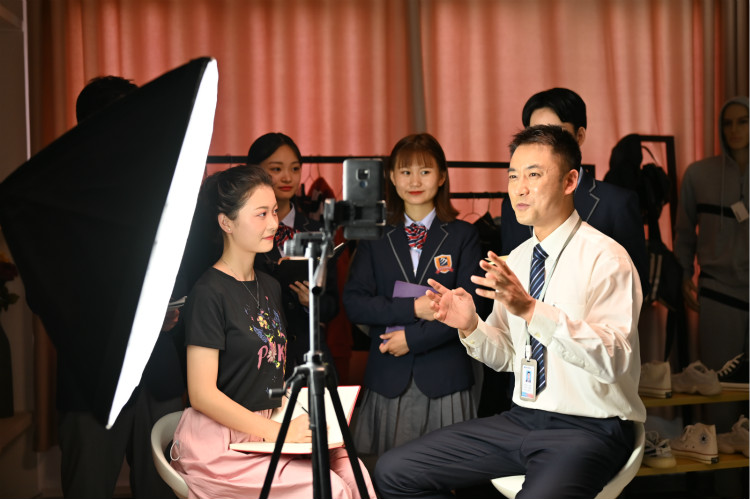 中高考結(jié)束選什么專業(yè)就業(yè)好？讓他們告訴你！