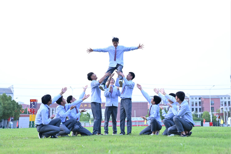 中高考結(jié)束選什么專業(yè)就業(yè)好？讓他們告訴你！