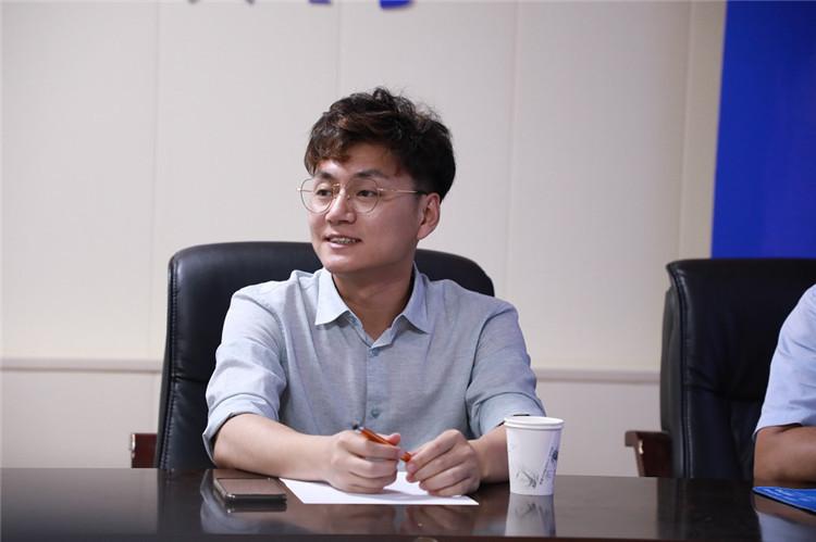 《老師來了》火熱開講--新榜學院院長，解析新媒體怎么玩？