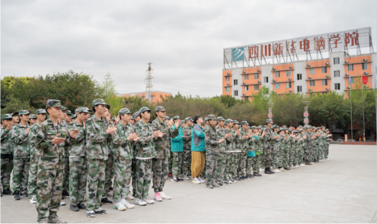 熱烈祝賀四川新華與綿陽飛行職業(yè)學(xué)院正式簽約，開啟國防教育新局面！
