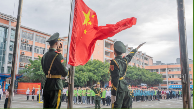 熱烈祝賀四川新華與綿陽飛行職業(yè)學(xué)院正式簽約，開啟國防教育新局面！
