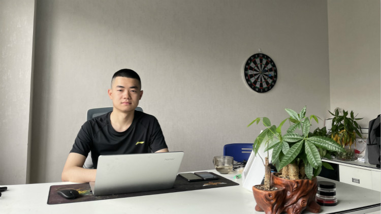 創(chuàng)業(yè)不怕年少，放棄上大學(xué)機(jī)會(huì)，19歲創(chuàng)業(yè)成功